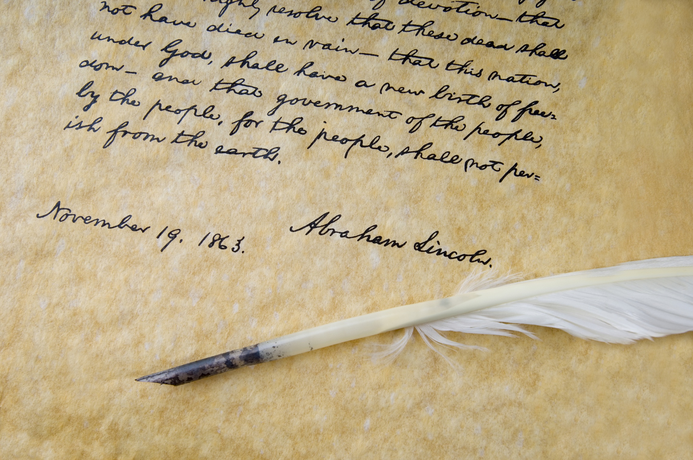 Photo of Lincoln's Gettysburg Address and Feather Quill